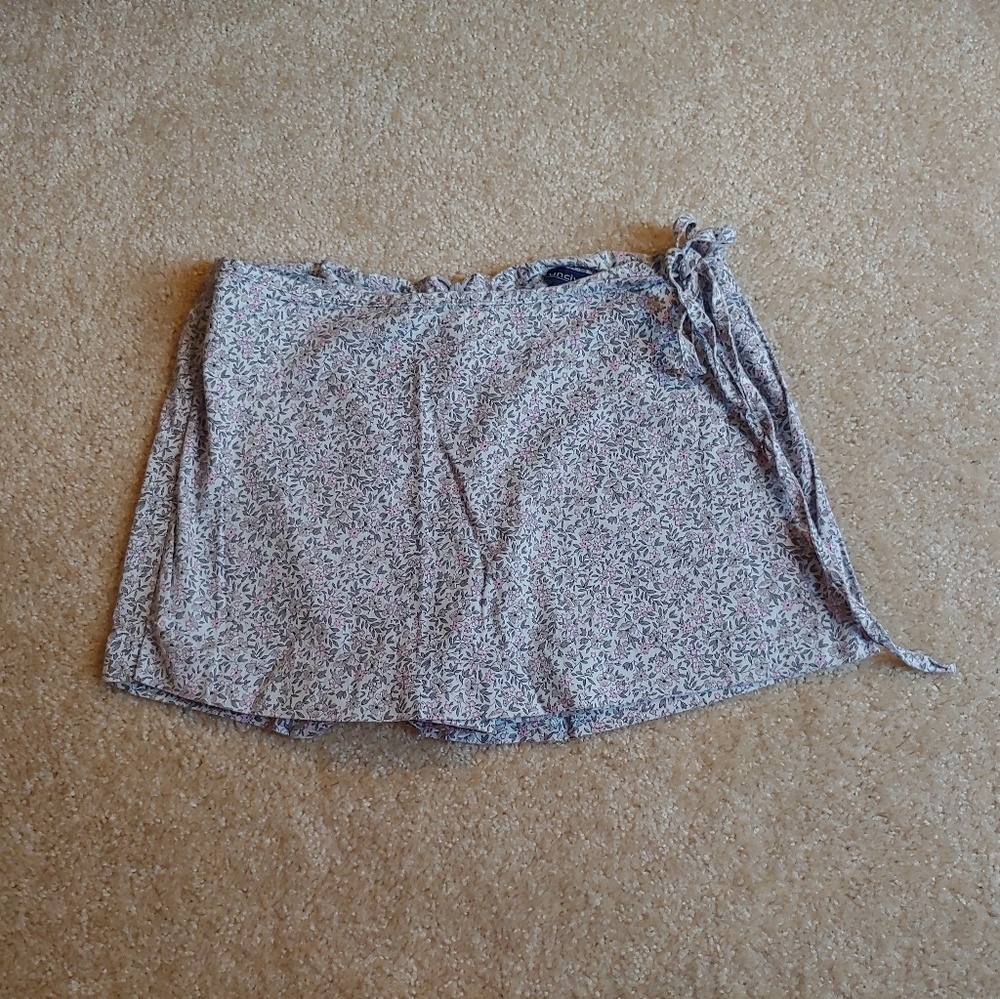 Uncivilized grey&pink floral shorts w/front wrap